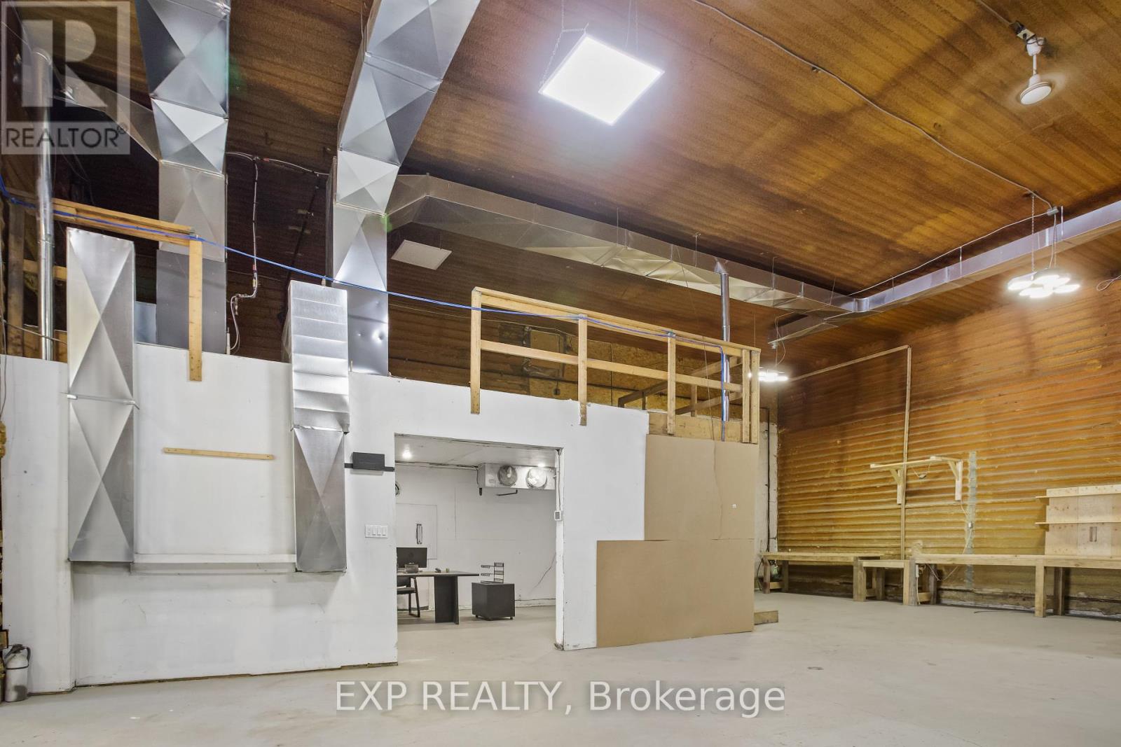 - Barn - 1153 Canal Road, Bradford West Gwillimbury, Ontario  L3Z 4E2 - Photo 19 - N12144765