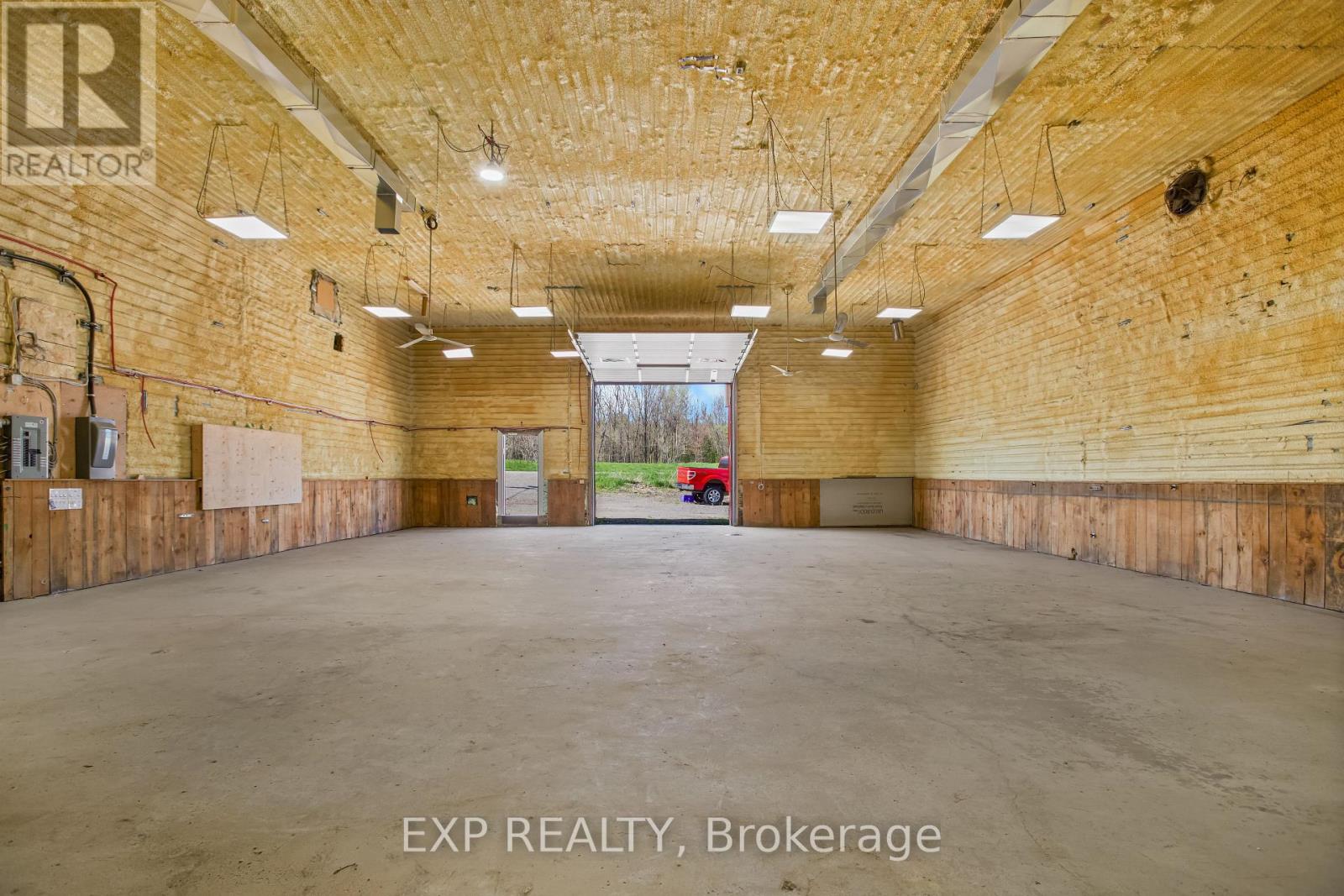 - Barn - 1153 Canal Road, Bradford West Gwillimbury, Ontario  L3Z 4E2 - Photo 7 - N12144765