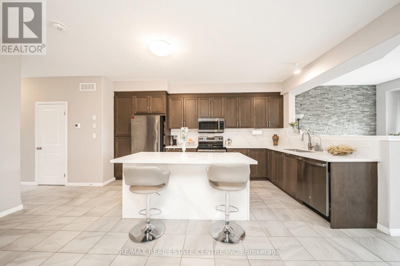 275 Buttonbush Street, Waterloo, Ontario  N2V 0B4 - Photo 9 - X12119246