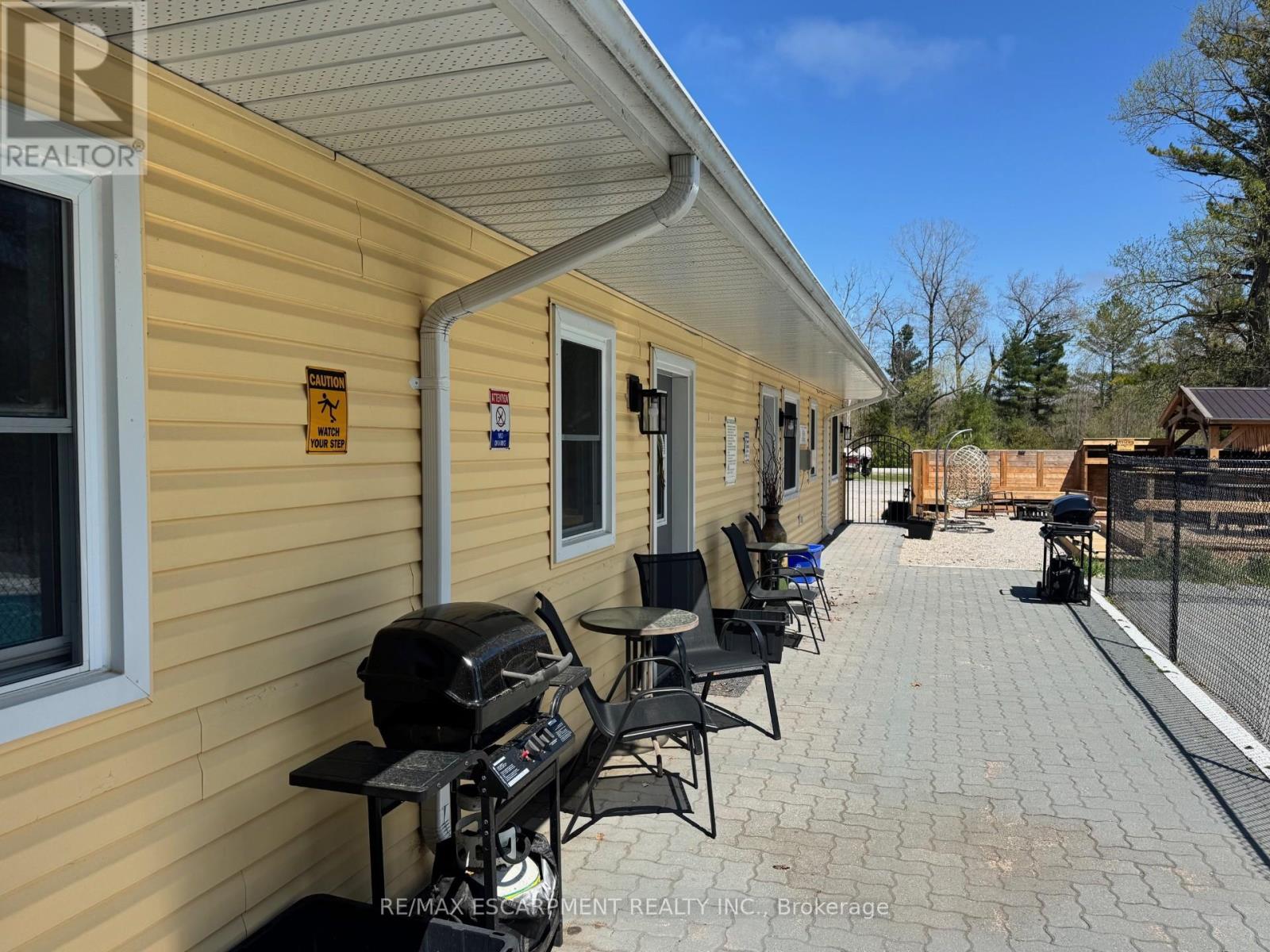 9717 Army Camp Road, Lambton Shores, Ontario  N0N 1J3 - Photo 9 - X12032808