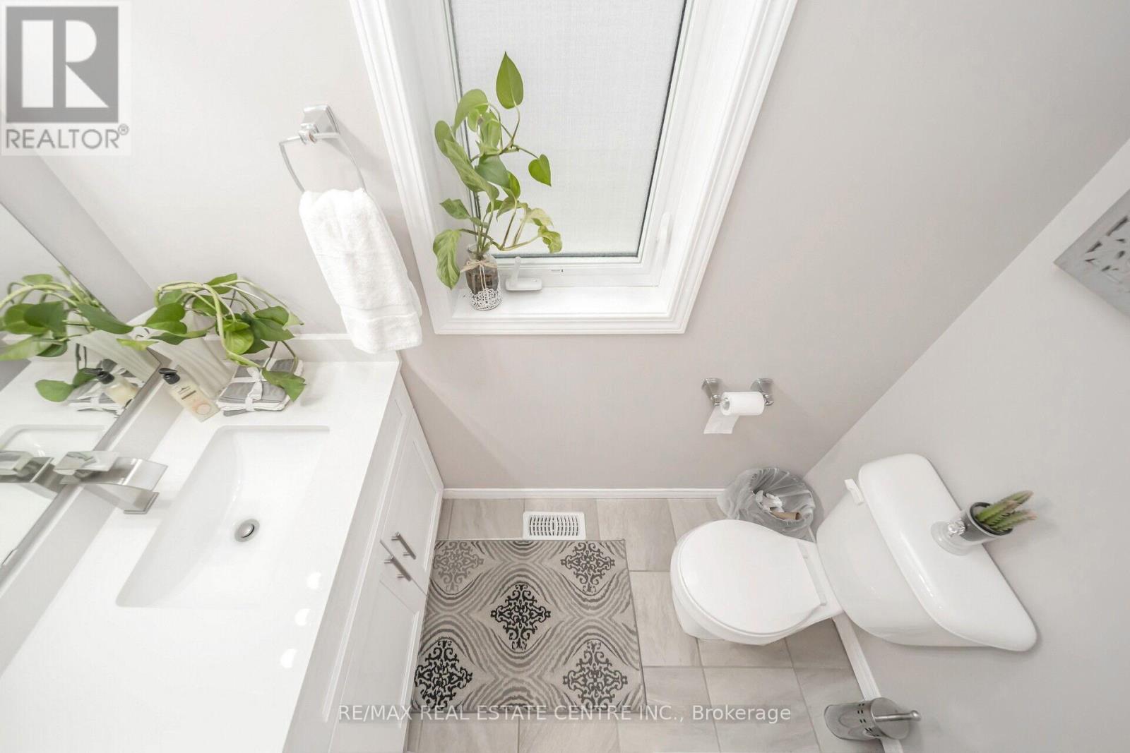 Property at 275 BUTTONBUSH STREET image 5