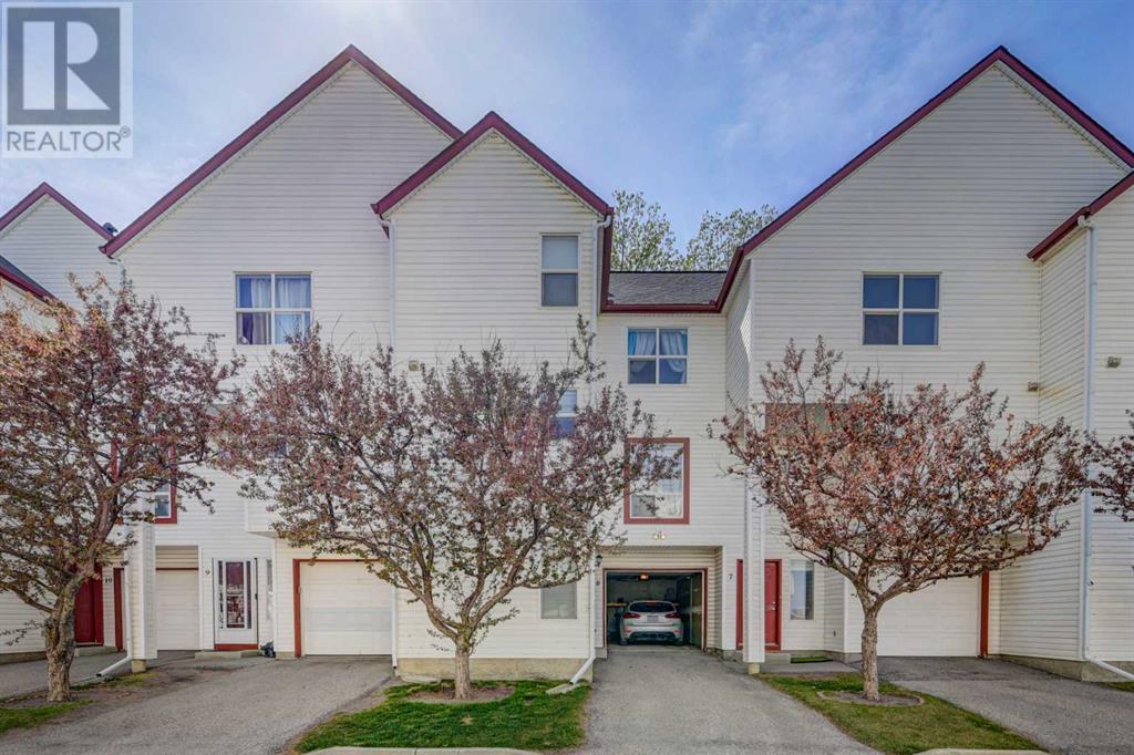 8, 200 Hidden Hills Terrace NW, calgary, Alberta