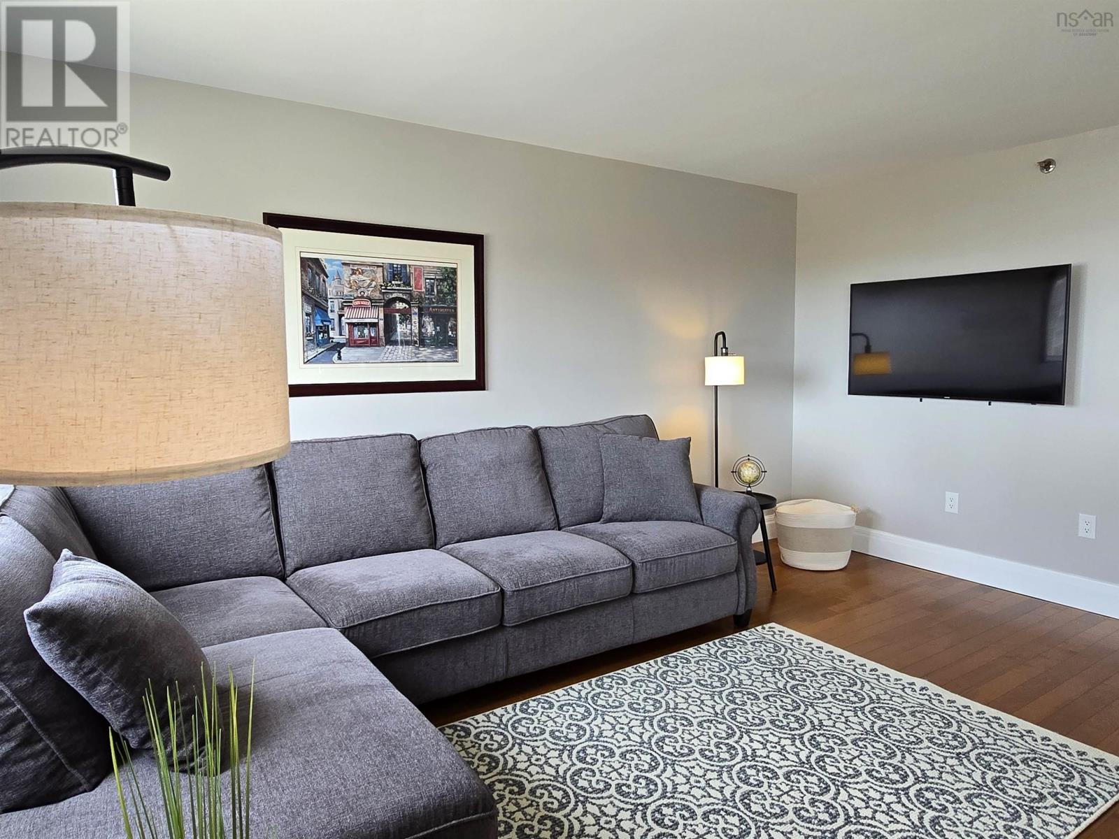 Property at 719 45 Vimy Avenue image 3