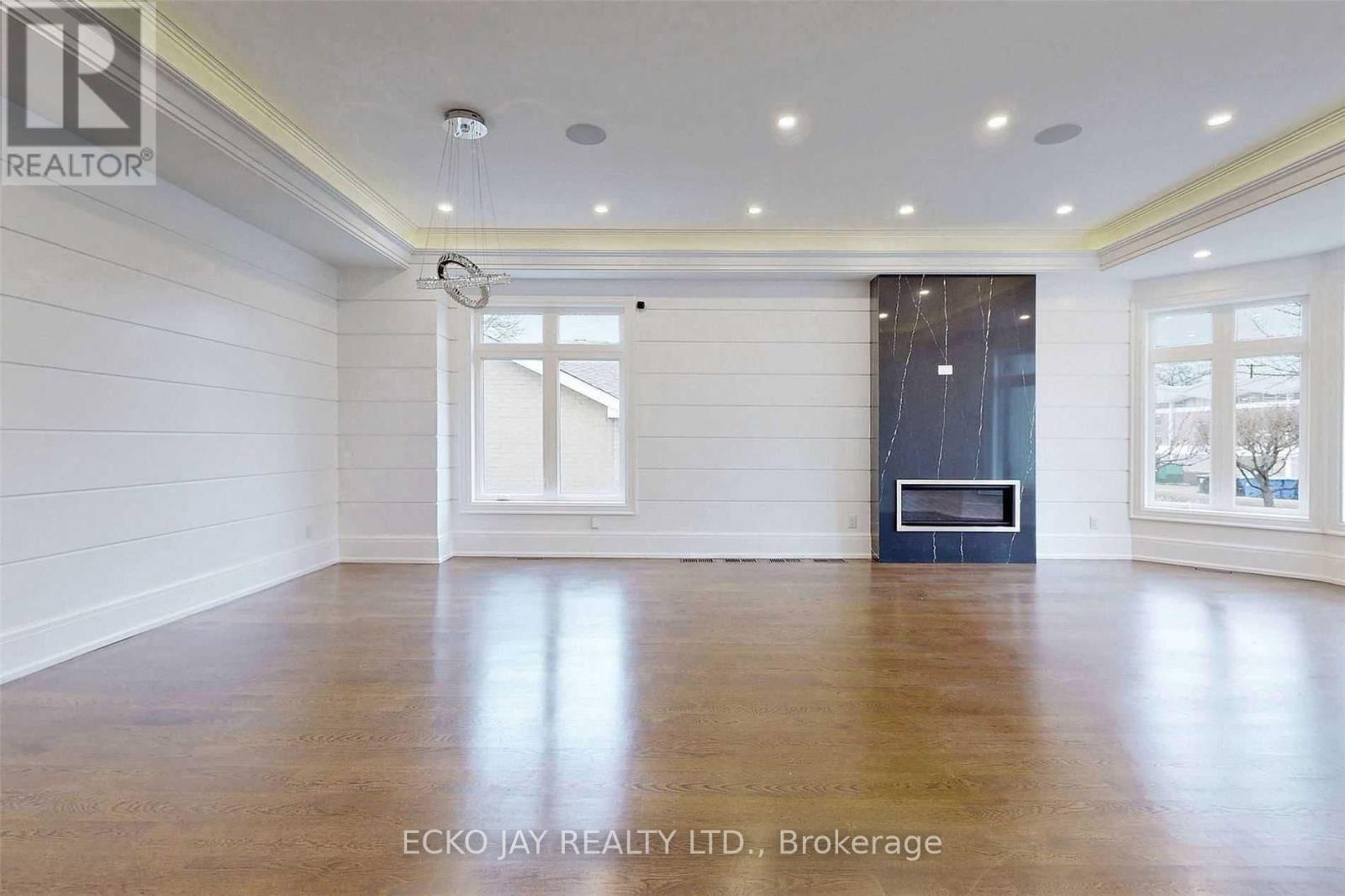 10 Jocelyn Crescent, Toronto, Ontario  M3B 1A2 - Photo 6 - C12145075