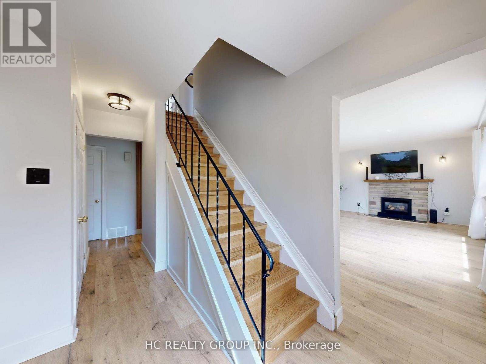 10 North Street, Barrie, Ontario  L4M 2R9 - Photo 11 - S12143148