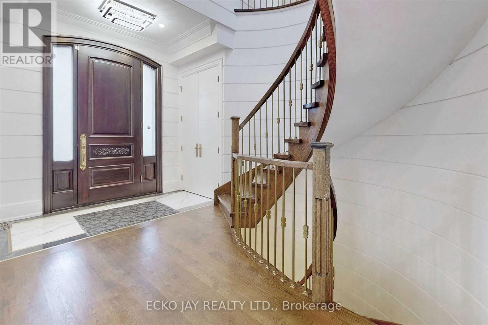 Property at 10 JOCELYN CRESCENT image 3