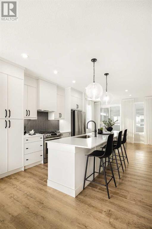 Property at 7 Silverton Glen Green SW image 4