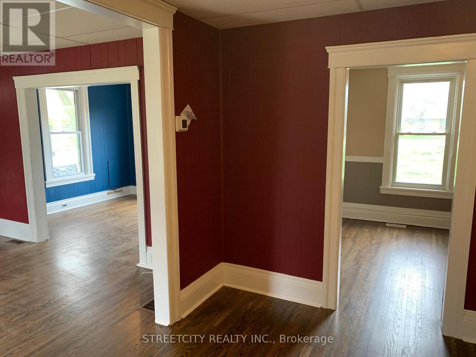 263 King Street N, Southwest Middlesex (Glencoe), Ontario  N0L 1M0 - Photo 6 - X12145717