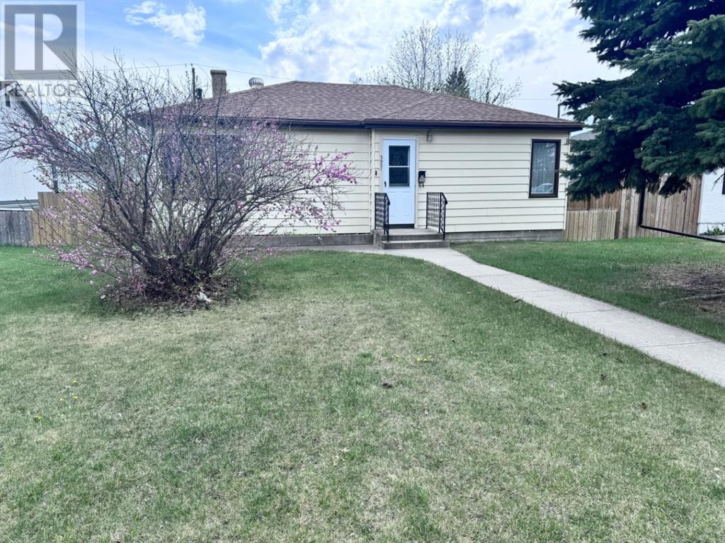 3921 50a Street, Red Deer, Alberta  T4N 1Y5 - Photo 3 - A2220158