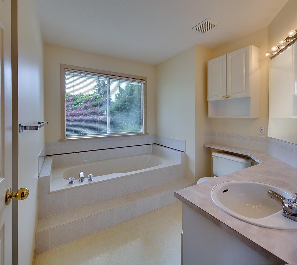 22164 46 Avenue, Langley, British Columbia  V2Z 1A3 - Photo 21 - R3002055