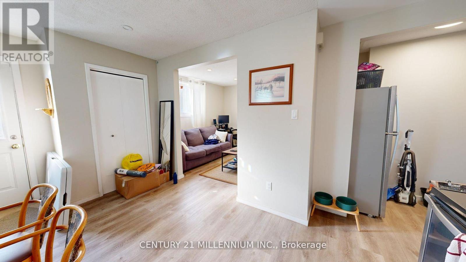 184 Simcoe Street, London East (East K), Ontario  N6B 1H9 - Photo 4 - X12145406