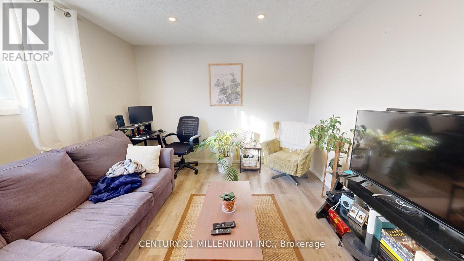 184 Simcoe Street, London East, Ontario  N6B 1H9 - Photo 8 - X12145406