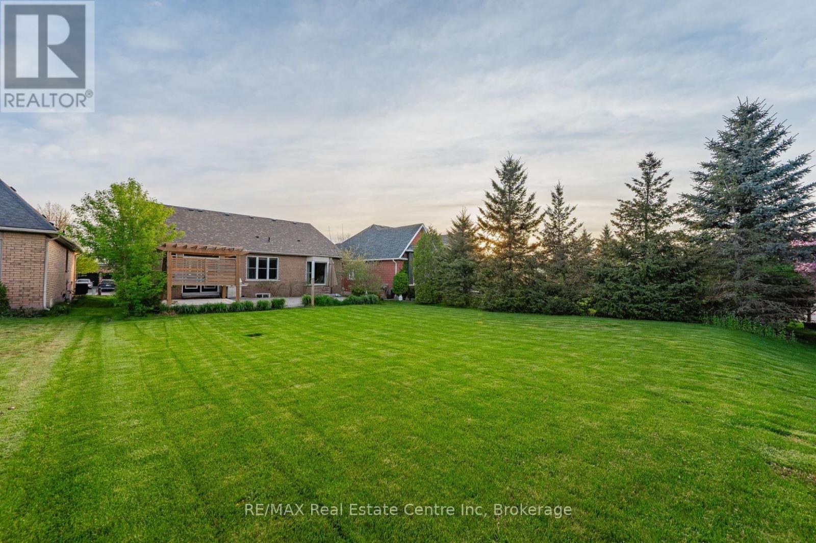 45 Aberfoyle Mill Crescent, Puslinch, Ontario  N0B 2J0 - Photo 32 - X12145728