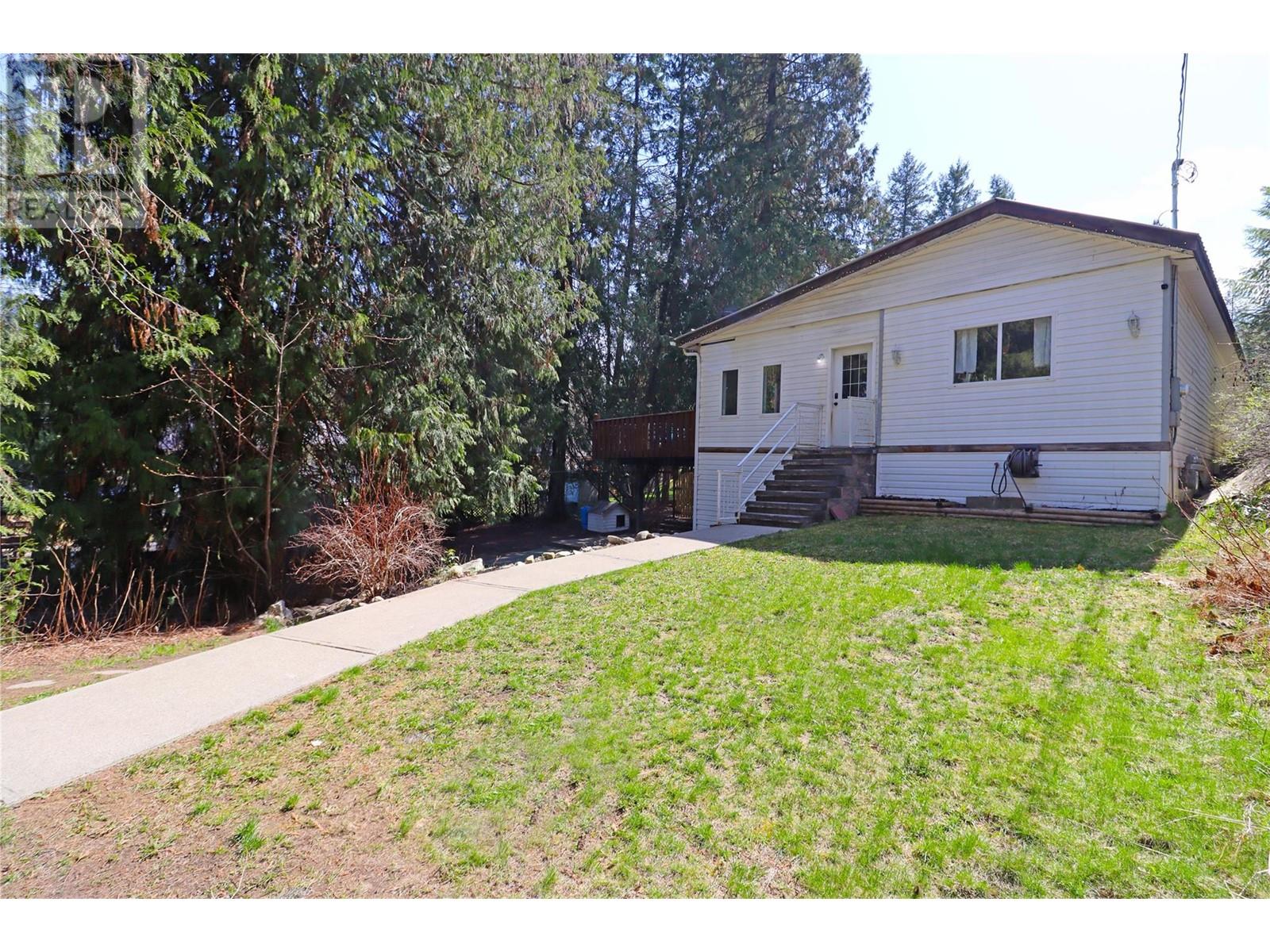 1483 Olsen Road, Christina Lake, BC V0H1E0