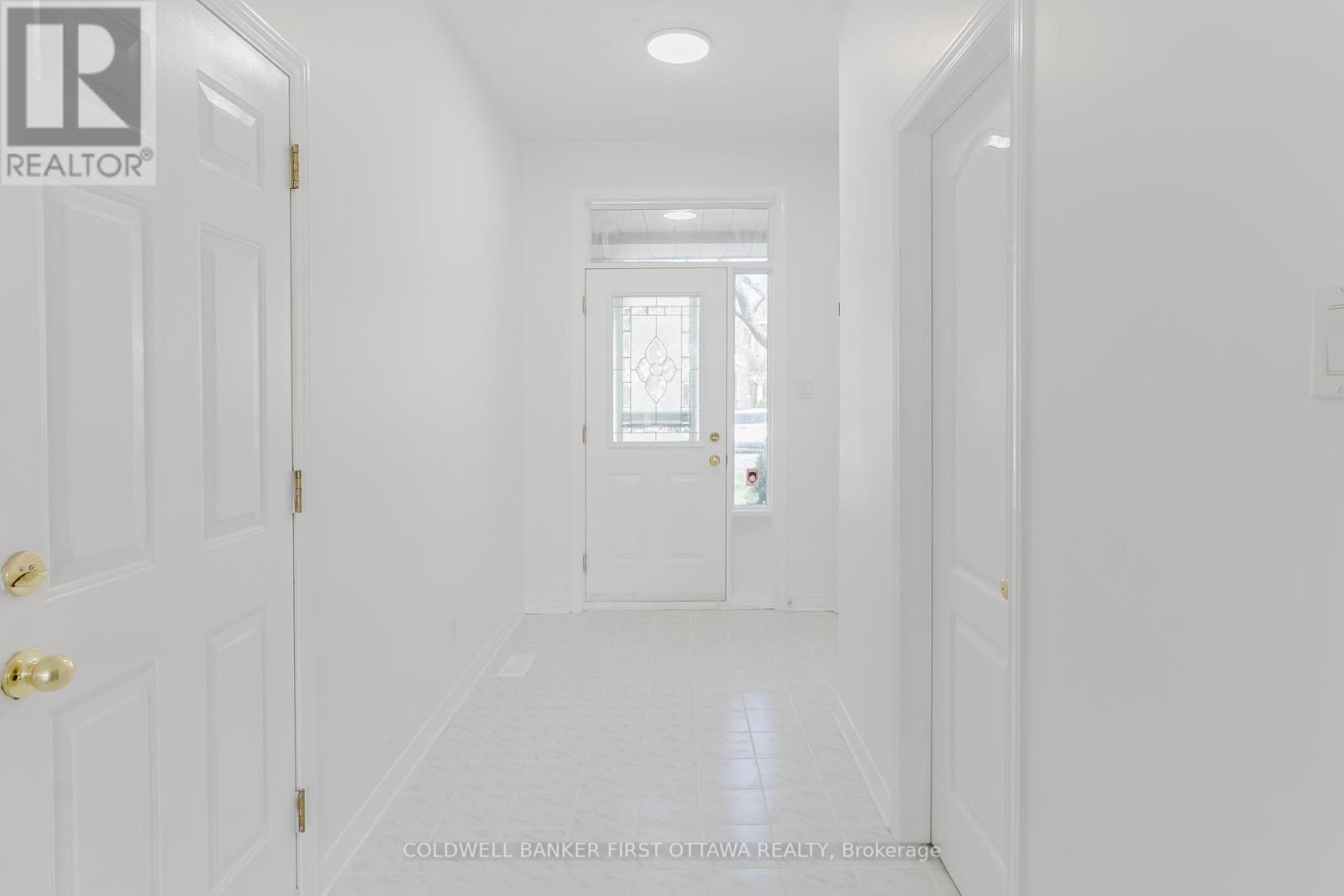 204 Windhurst Drive, Ottawa, Ontario  K2G 6H9 - Photo 3 - X12145636