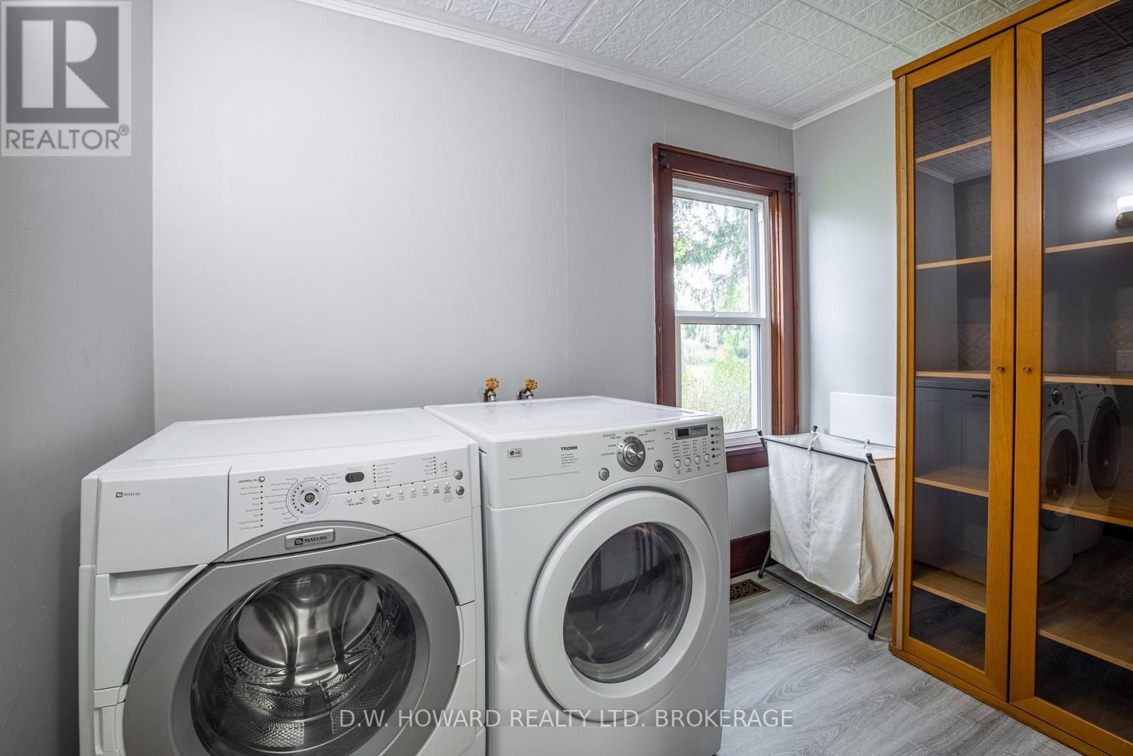 231 Pt Abino Road S, Fort Erie (Point Abino), Ontario  L0S 1N0 - Photo 12 - X12145712
