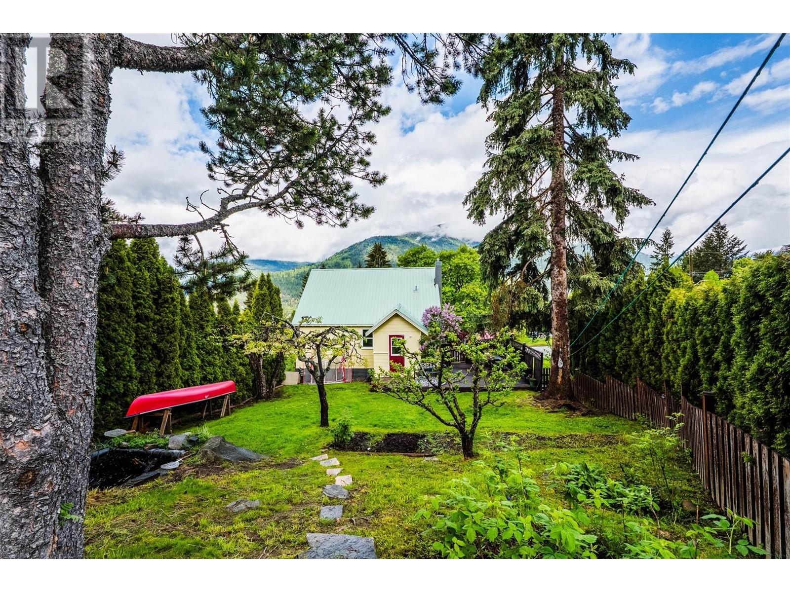Property at 620 Innes Street image 3