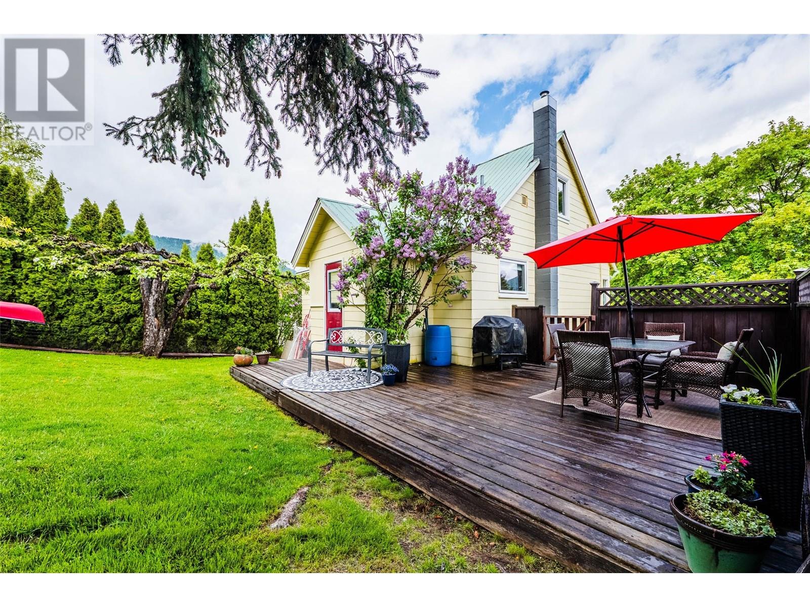 Property at 620 Innes Street image 5