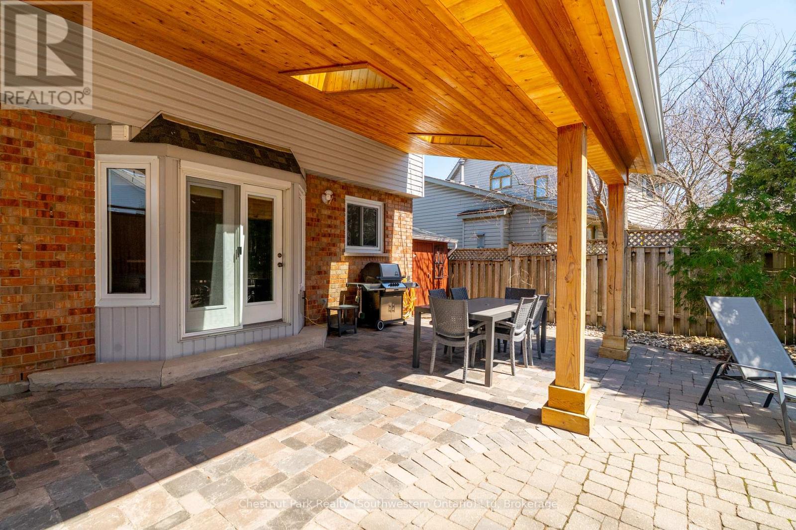31 Cherrywood Drive, Guelph (Willow West/sugarbush/west Acres), Ontario  N1K 1R7 - Photo 8 - X12145363