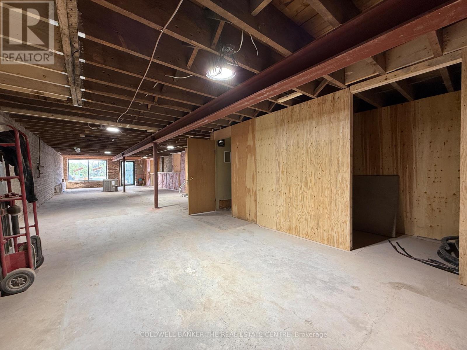 197b Main Street S, Newmarket, Ontario  L3Y 3Y9 - Photo 6 - N12145561