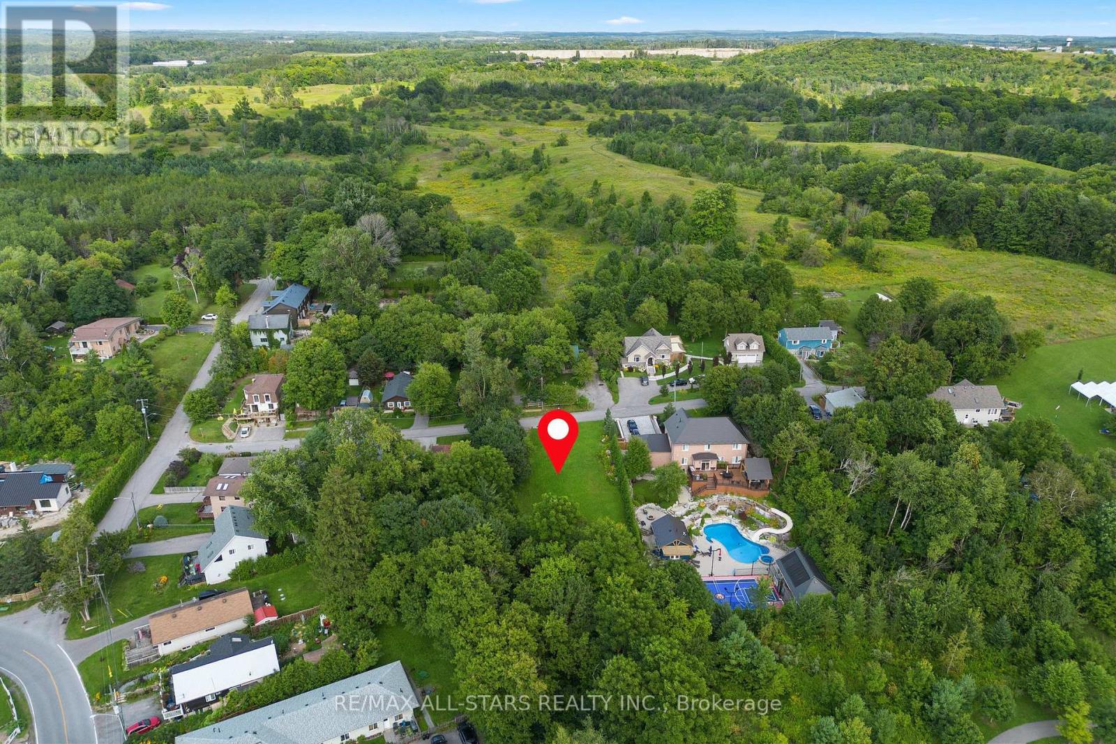 12 Churchill Drive S, Whitchurch-Stouffville (Stouffville), Ontario  L4A 7X3 - Photo 9 - N11967951