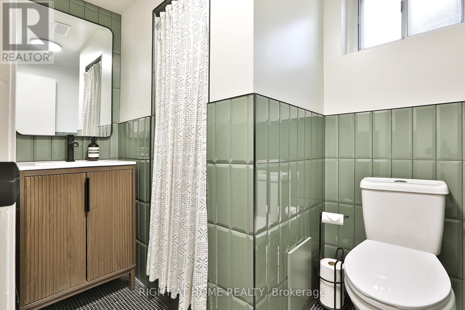 20 Amesbury Drive, Toronto, Ontario  M6M 4H4 - Photo 34 - W12131959