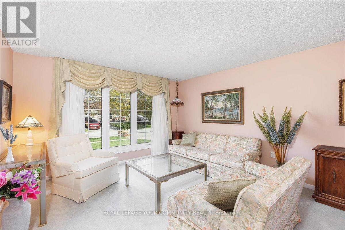 4 Wells Crescent, Barrie, Ontario  L4N 5W5 - Photo 5 - S12145562