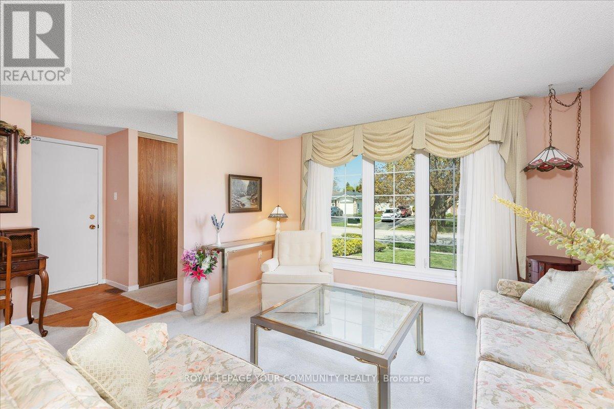 4 Wells Crescent, Barrie, Ontario  L4N 5W5 - Photo 6 - S12145562