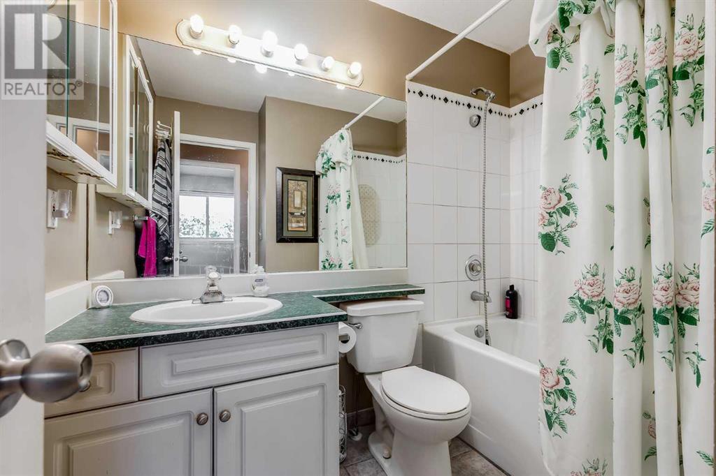 108 Martinglen Mews Ne, Calgary, Alberta  T3J 3N3 - Photo 12 - A2208858