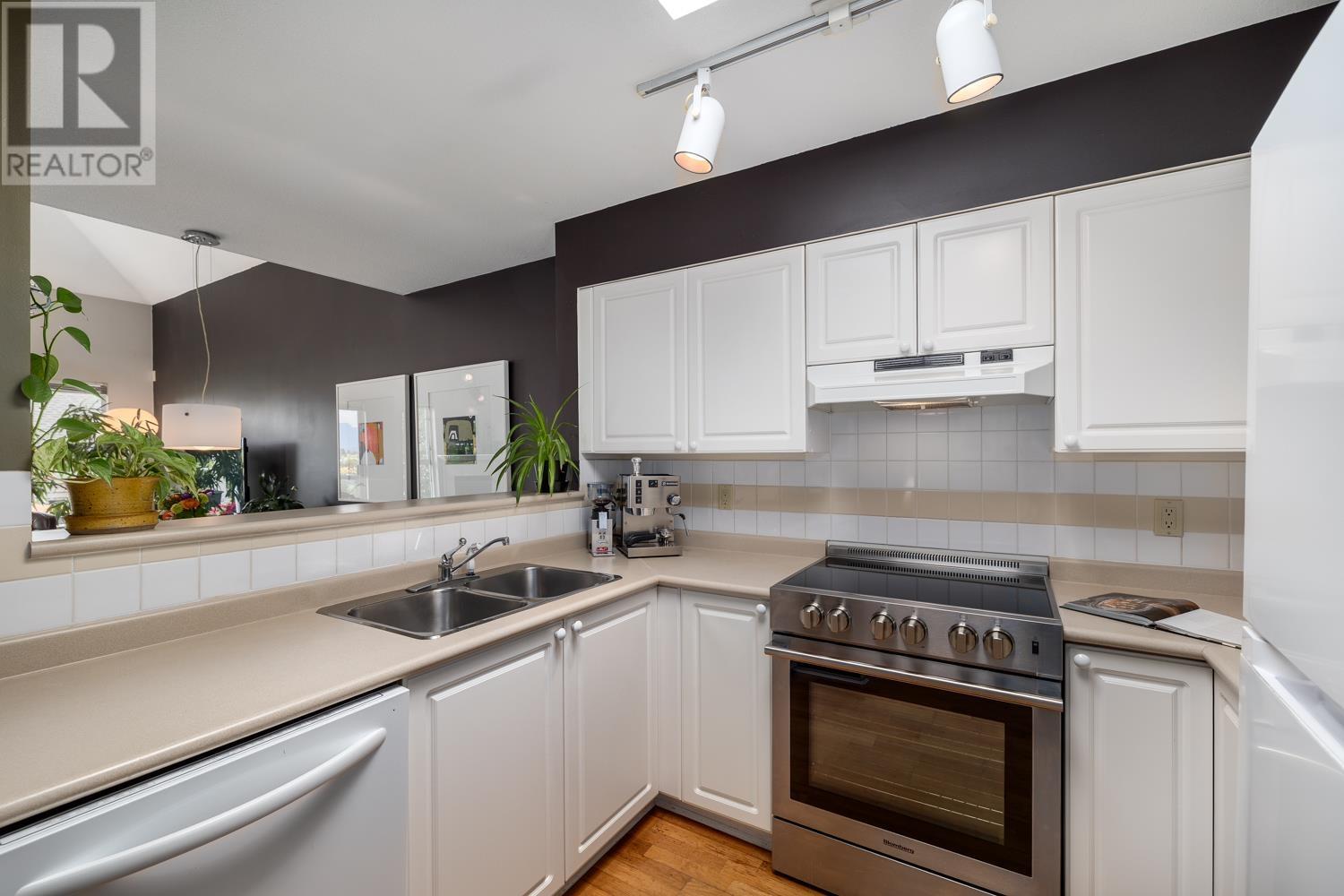 404 3480 Main Street, Vancouver, British Columbia  V5V 3N2 - Photo 15 - R3001471