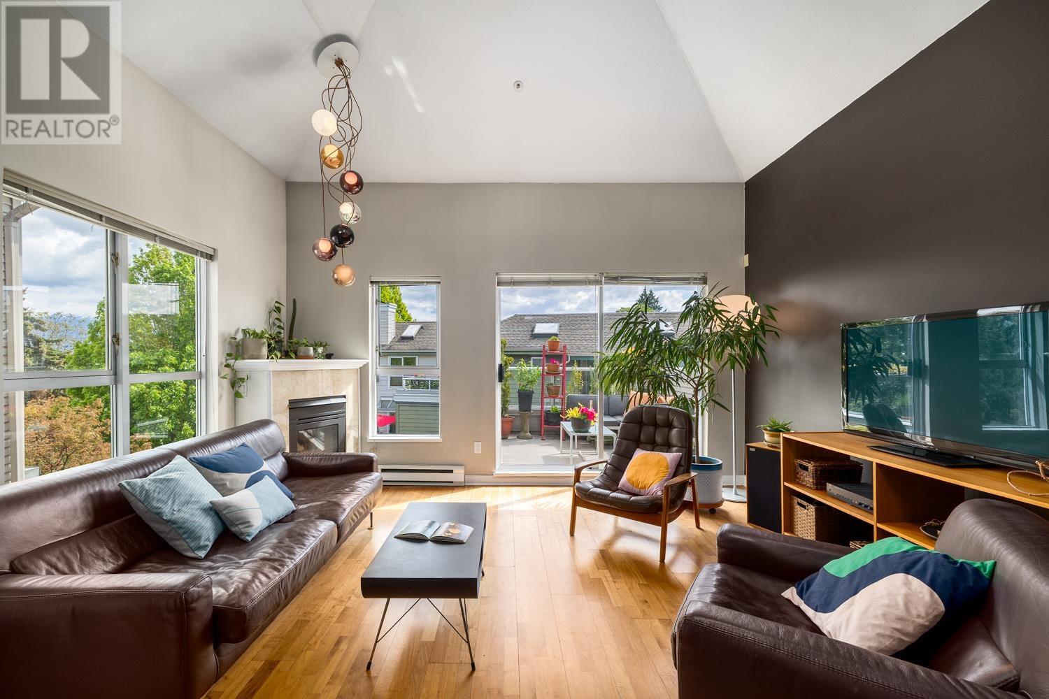 404 3480 Main Street, Vancouver, British Columbia  V5V 3N2 - Photo 1 - R3001471