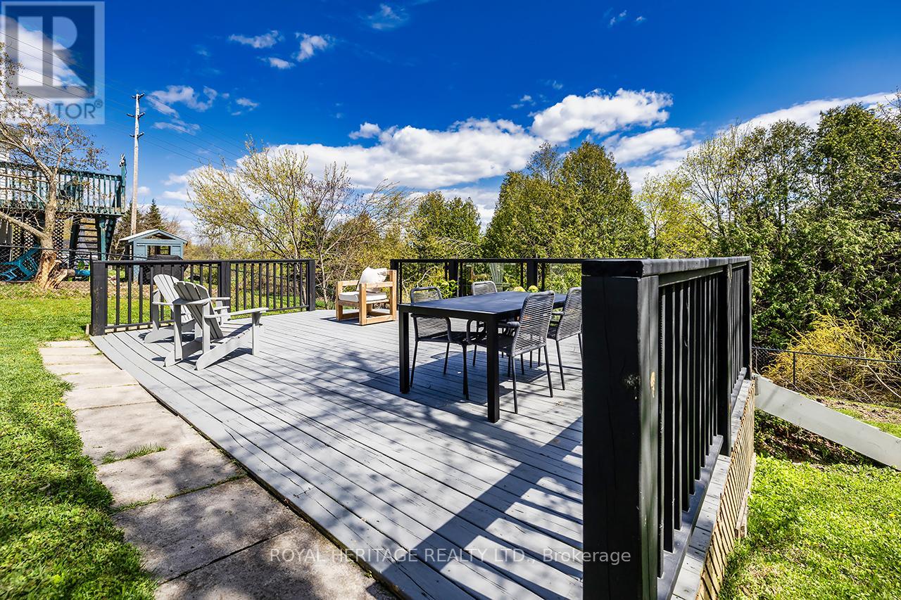 54 Champlain Boulevard, Kawartha Lakes (Lindsay), Ontario  K9V 4R1 - Photo 28 - X12145552