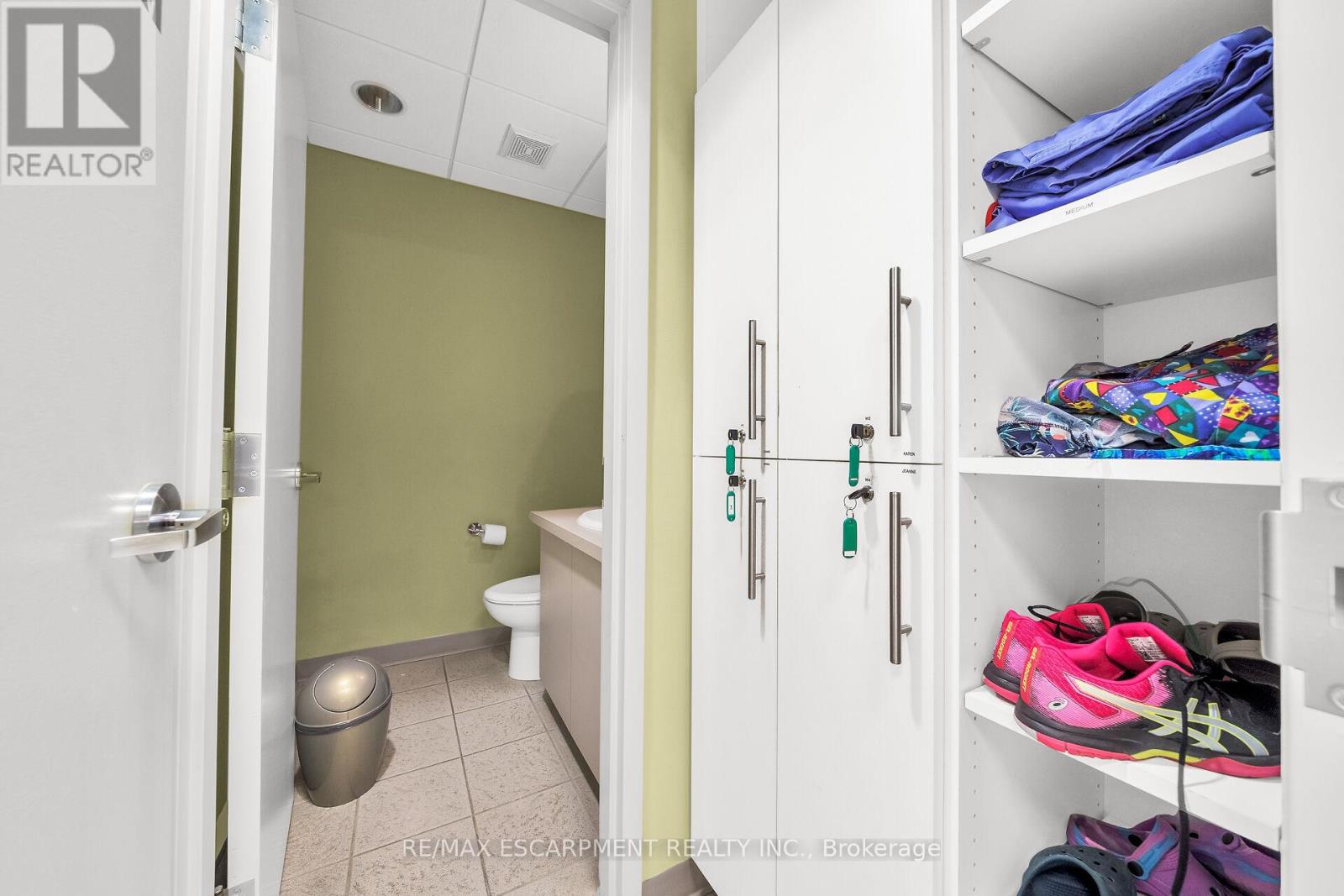 199 Macnab Street S, Hamilton (Durand), Ontario  L8P 3C8 - Photo 39 - X12145569