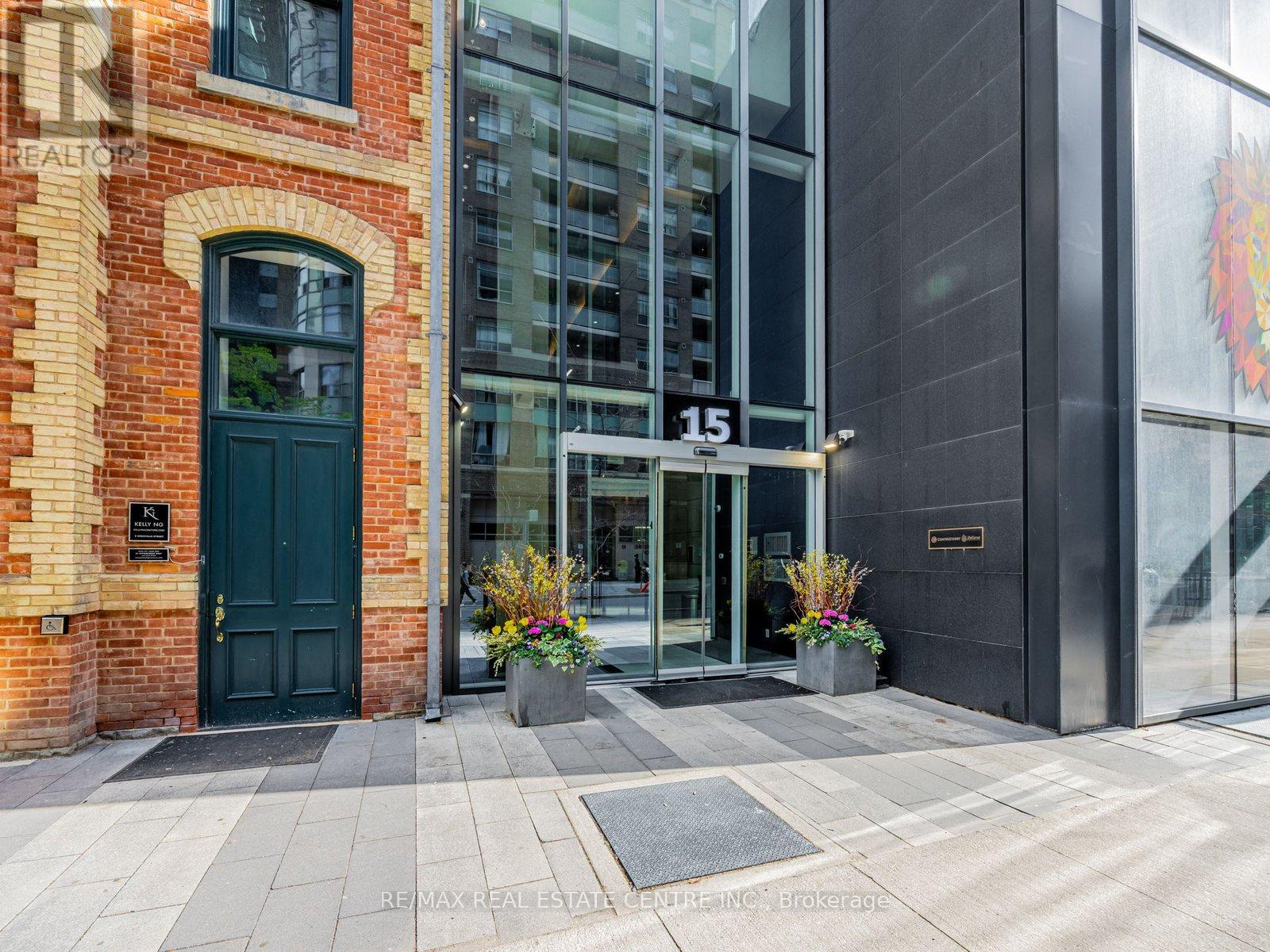 711 - 15 Grenville Street, Toronto, Ontario  M4Y 0B9 - Photo 3 - C12128194