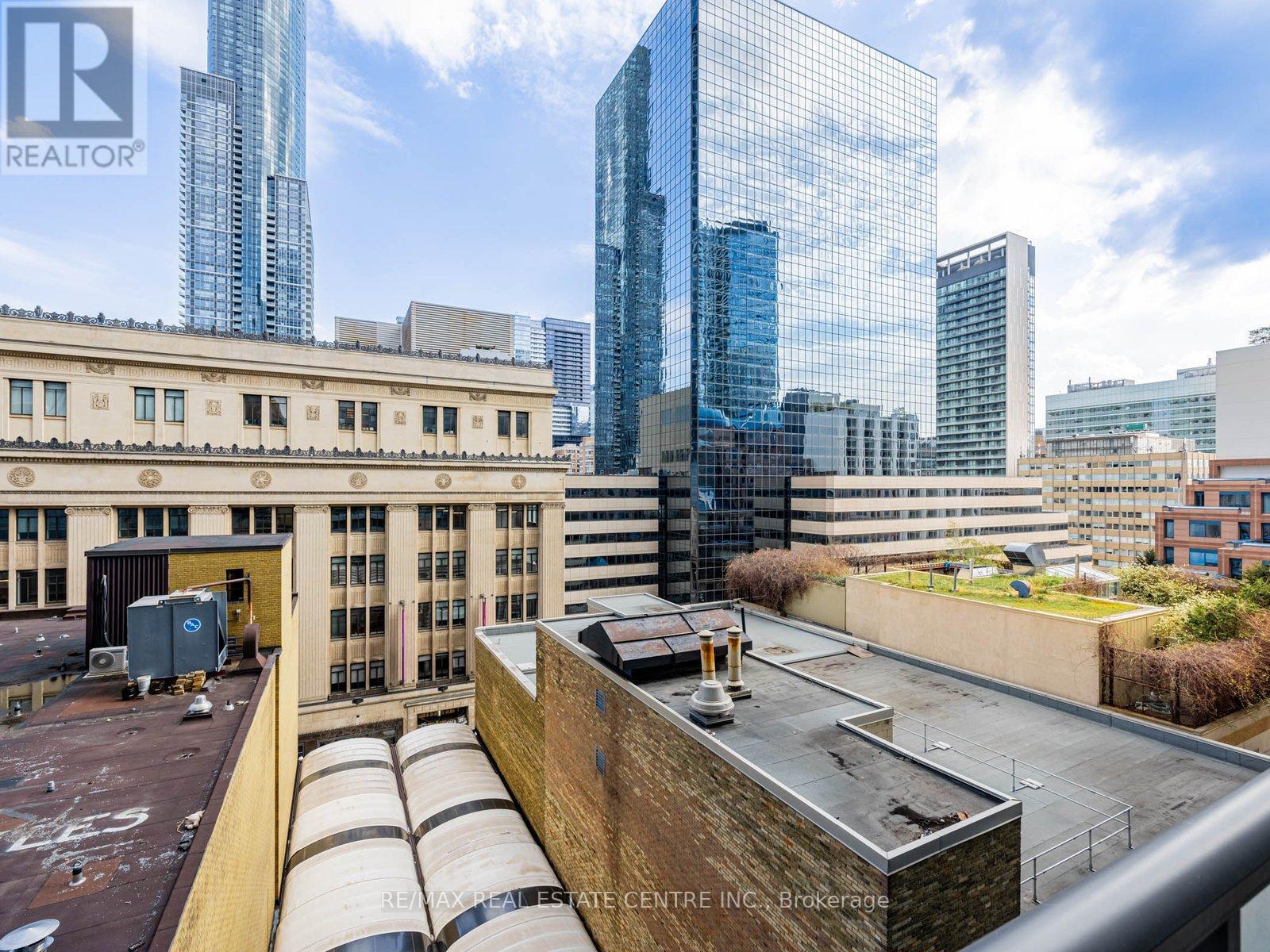 711 - 15 Grenville Street, Toronto, Ontario  M4Y 0B9 - Photo 22 - C12128194