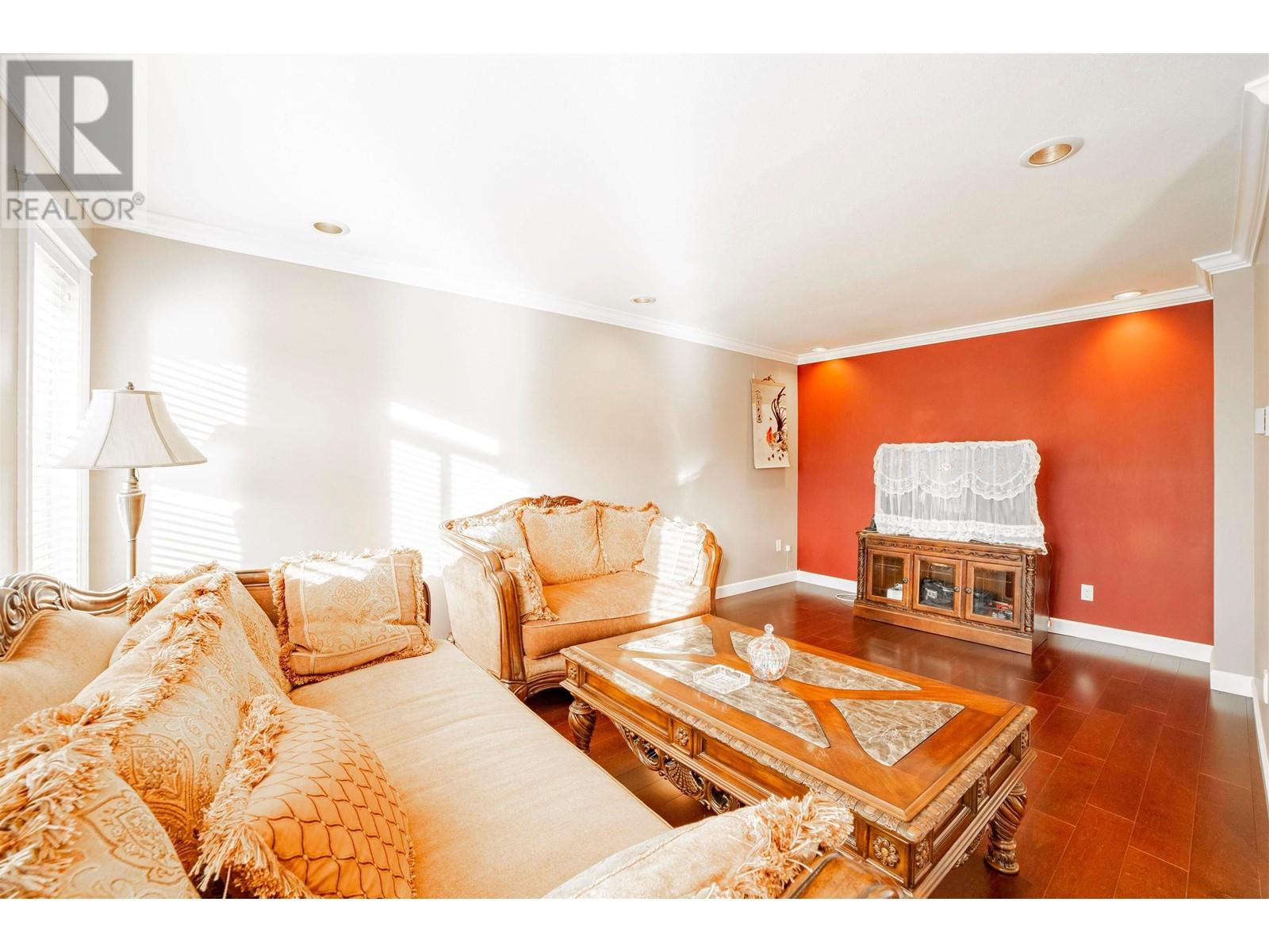 Listing Picture 20 of 36 : 6970 WILLINGDON AVENUE, Burnaby / 本拿比 - 魯藝地產 Yvonne Lu Group - MLS Medallion Club Member