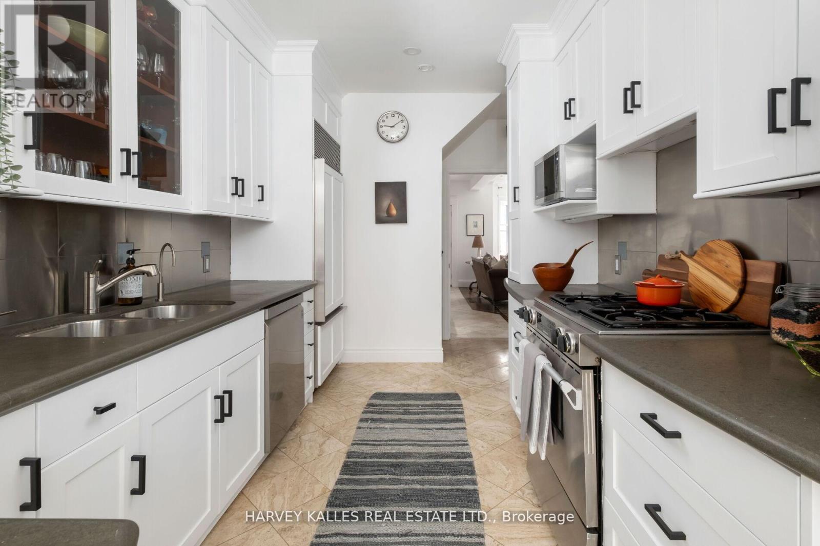 296 Glen Road, Toronto, Ontario  M4W 2X3 - Photo 15 - C12145601