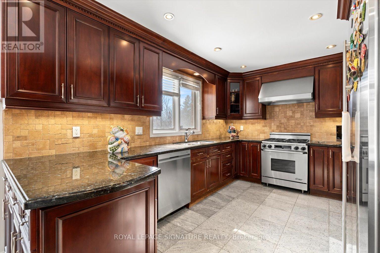 89 Risebrough Avenue, Toronto, Ontario  M2M 2E2 - Photo 16 - C12145629