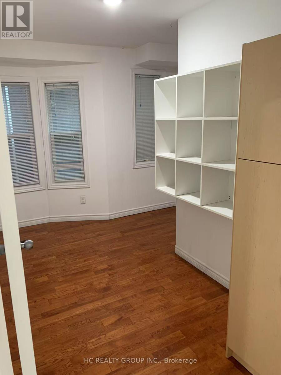 562 Bathurst Street, Toronto, Ontario  M5S 2P9 - Photo 3 - C12145634