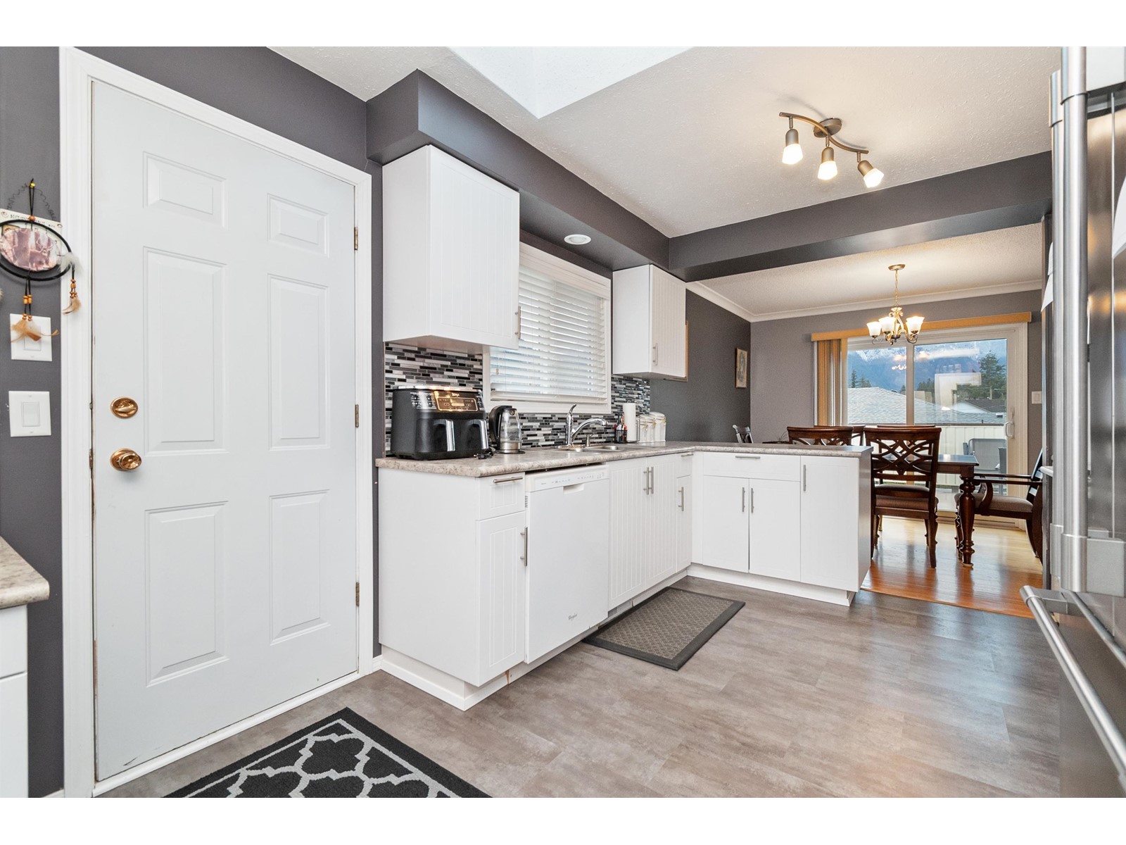 Property at 550 COQUIHALLA STREET image 5