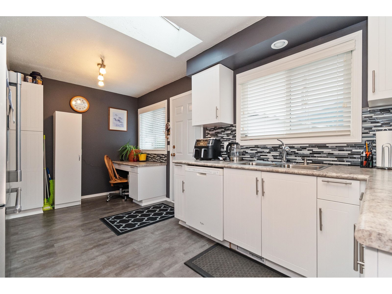 Property at 550 COQUIHALLA STREET image 3