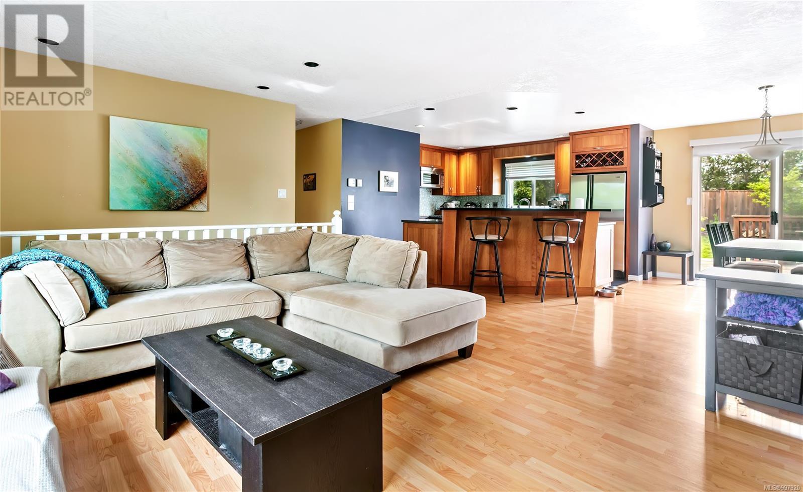 Property at 4262 Carey Rd image 3