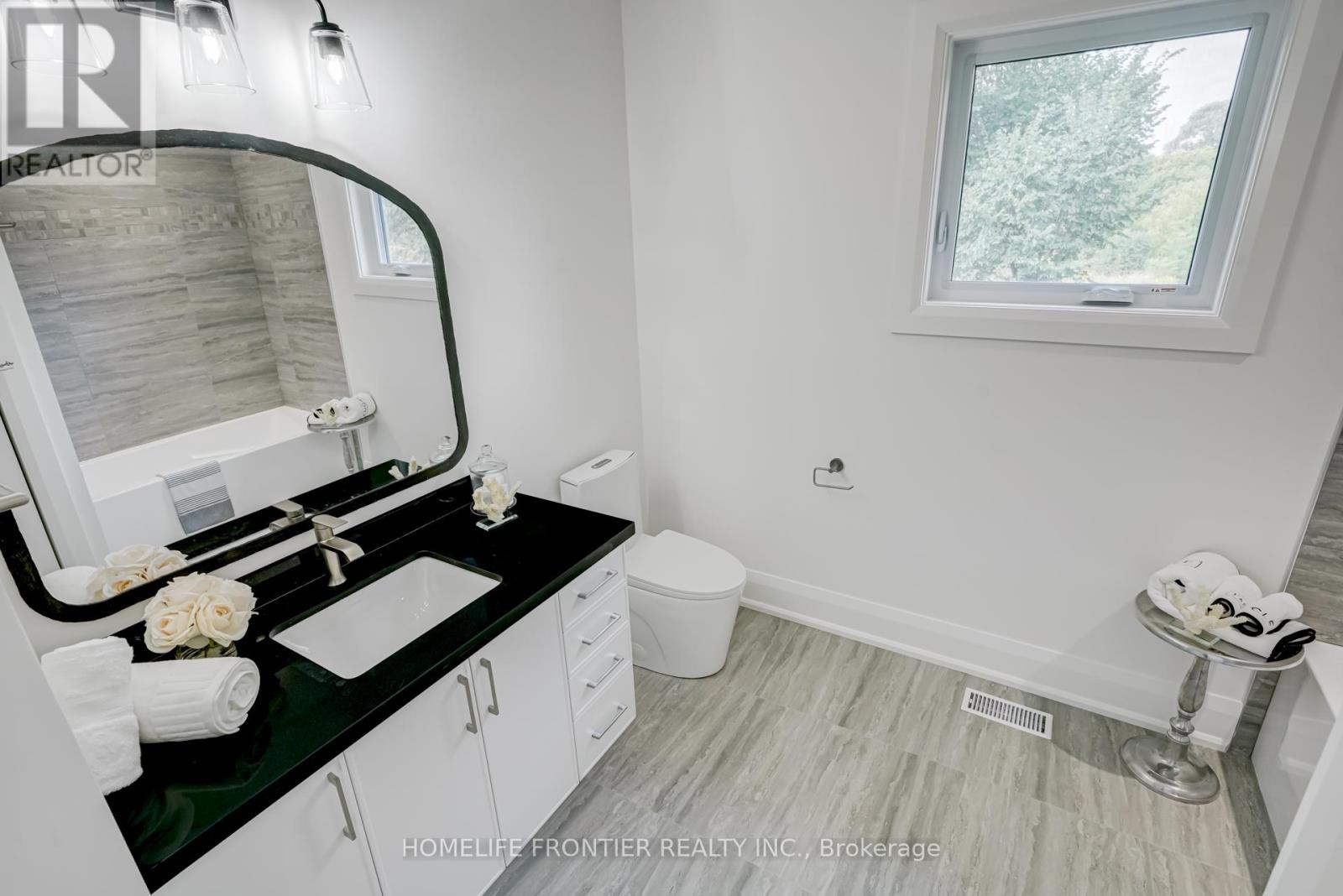 68 Shannon Road, East Gwillimbury, Ontario  L0G 1M0 - Photo 24 - N12145682