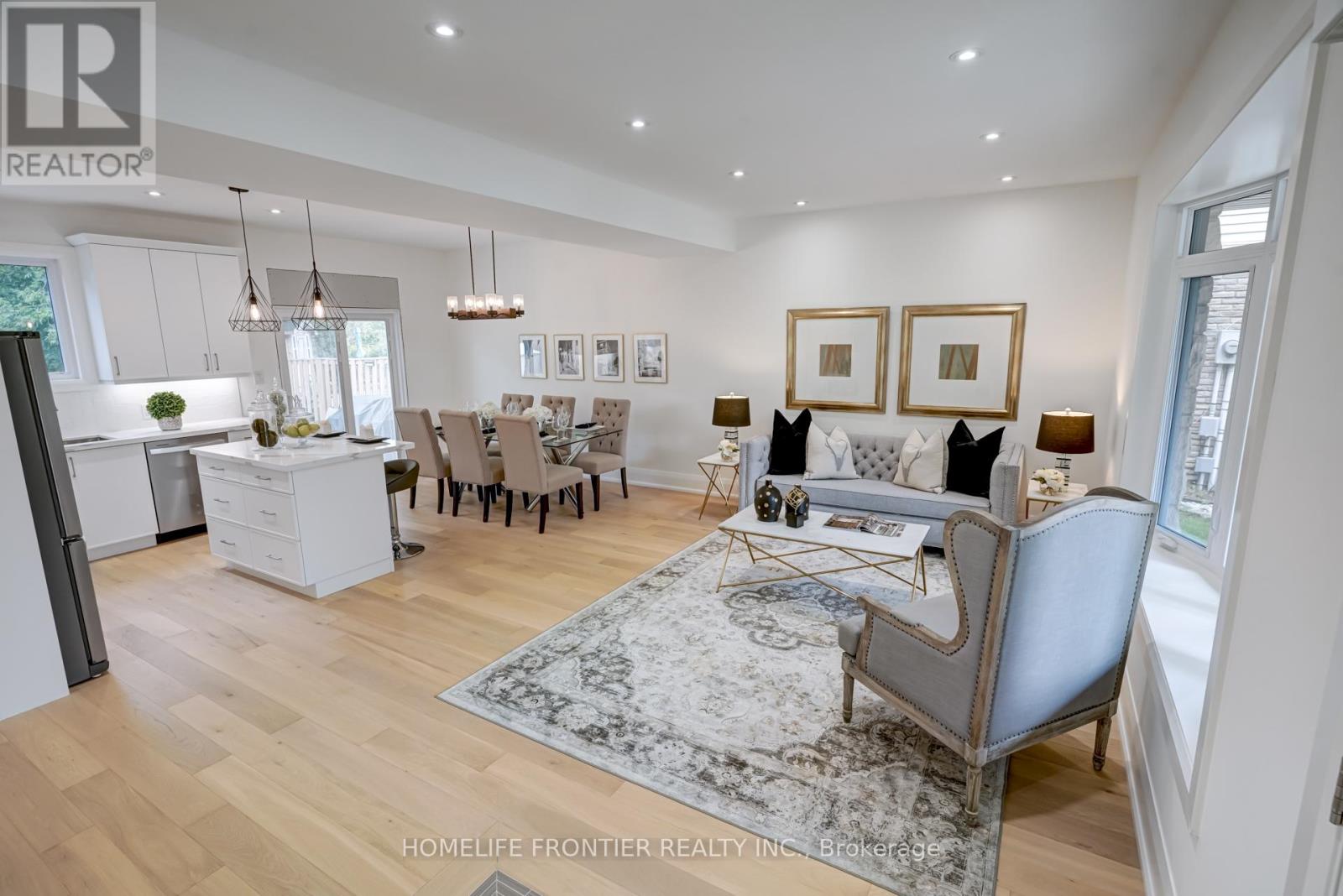 68 Shannon Road, East Gwillimbury, Ontario  L0G 1M0 - Photo 3 - N12145682