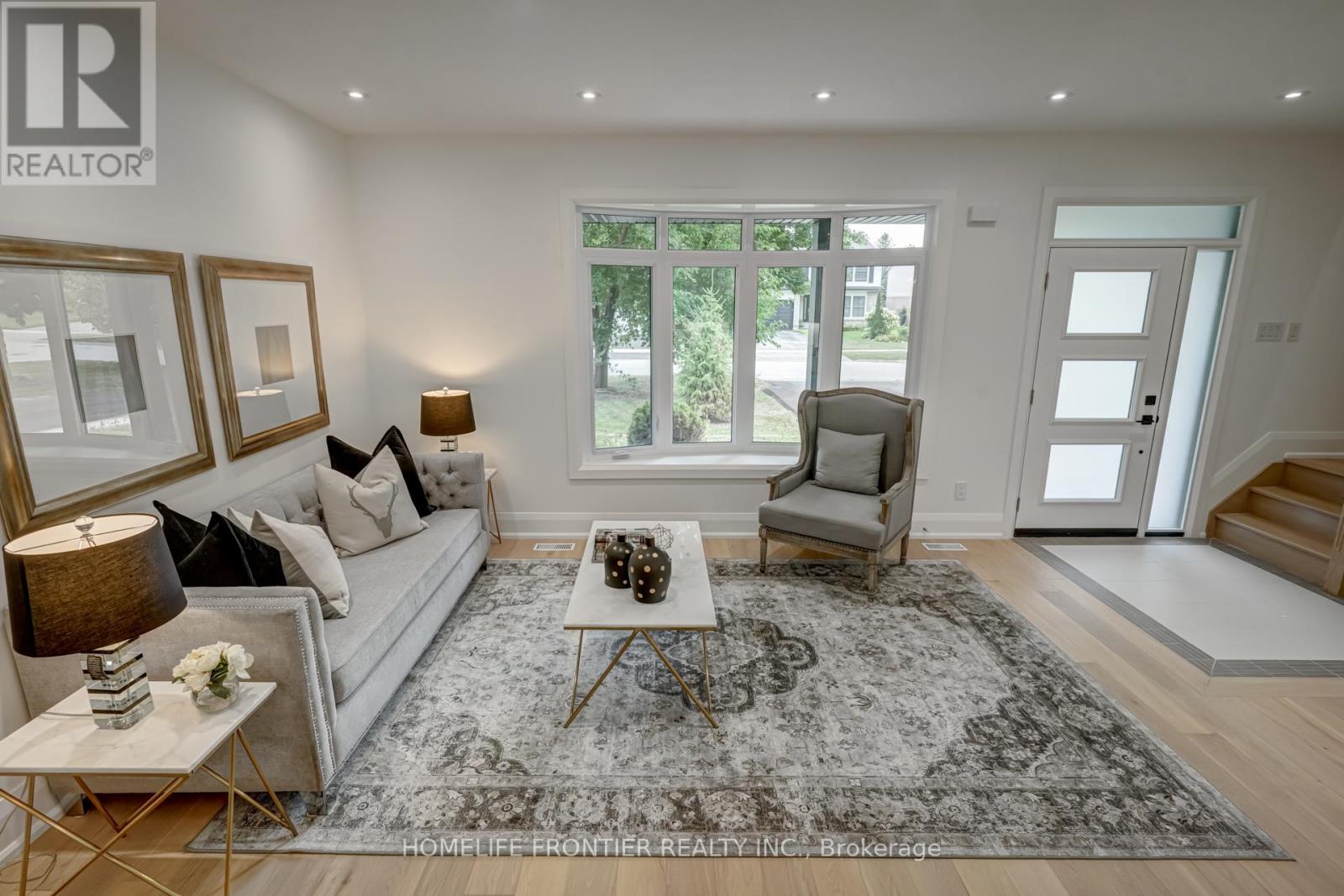 68 Shannon Road, East Gwillimbury, Ontario  L0G 1M0 - Photo 5 - N12145682