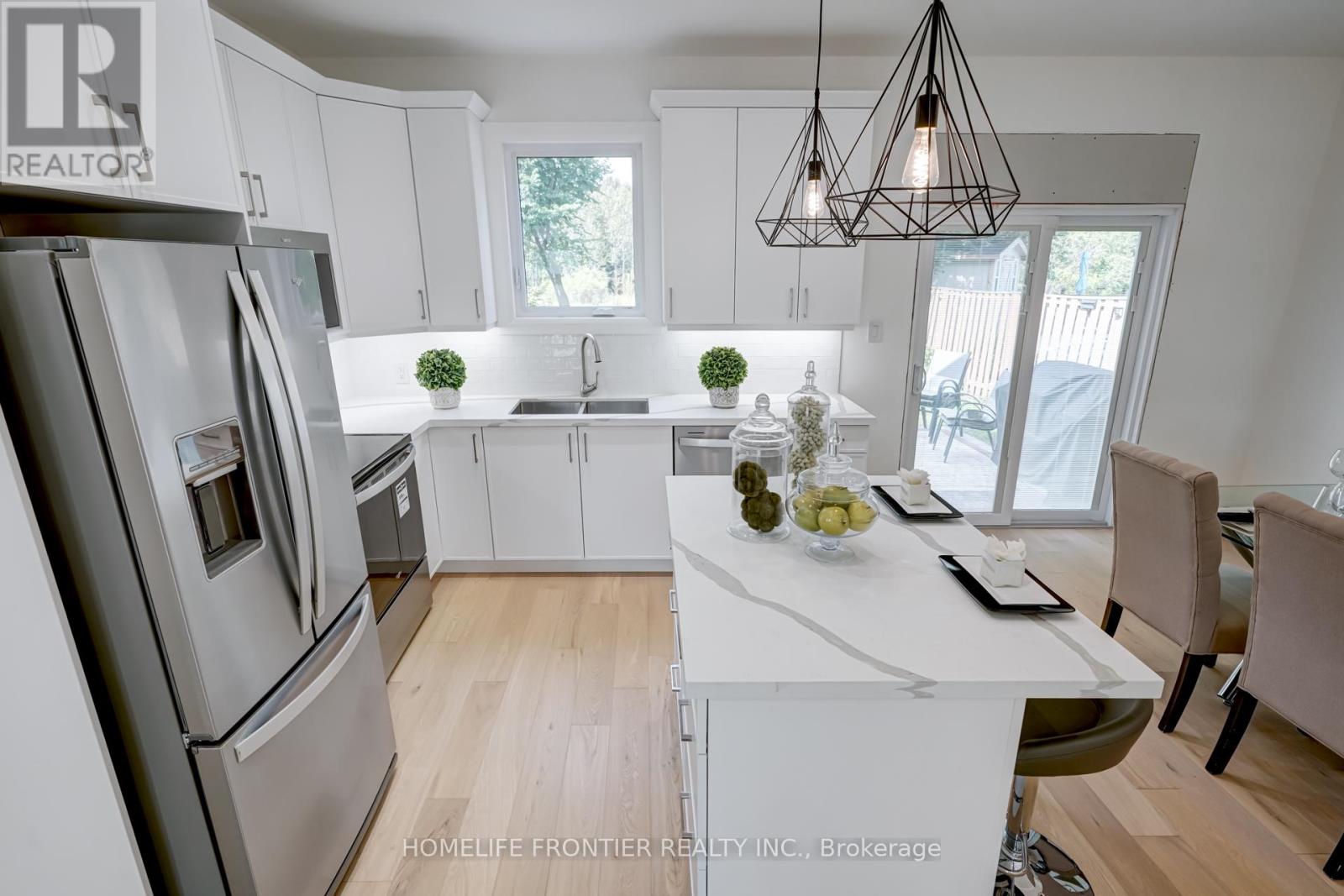 68 Shannon Road, East Gwillimbury, Ontario  L0G 1M0 - Photo 9 - N12145682
