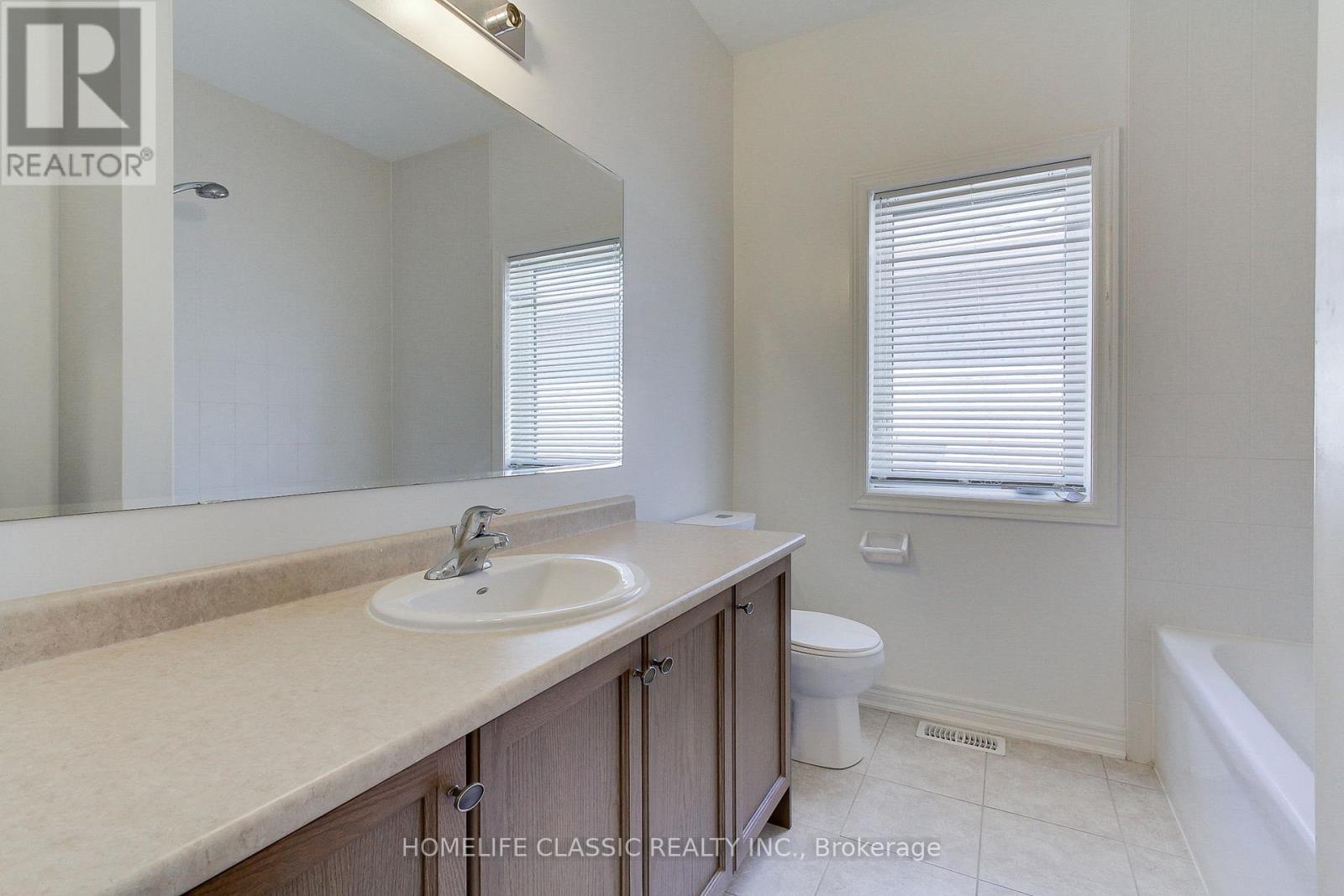 28 John Moore Road, East Gwillimbury, Ontario  L9N 0P4 - Photo 44 - N12145695