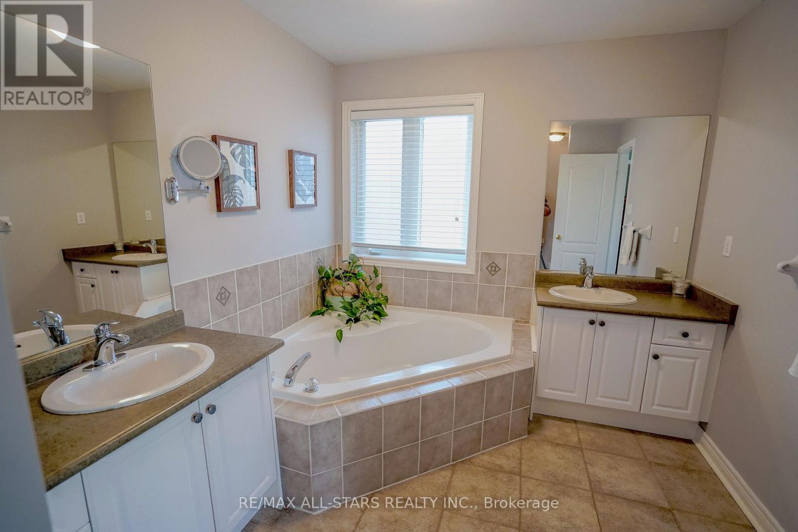 3 Furlan Court, Uxbridge, Ontario  L9P 1Z8 - Photo 13 - N12145713