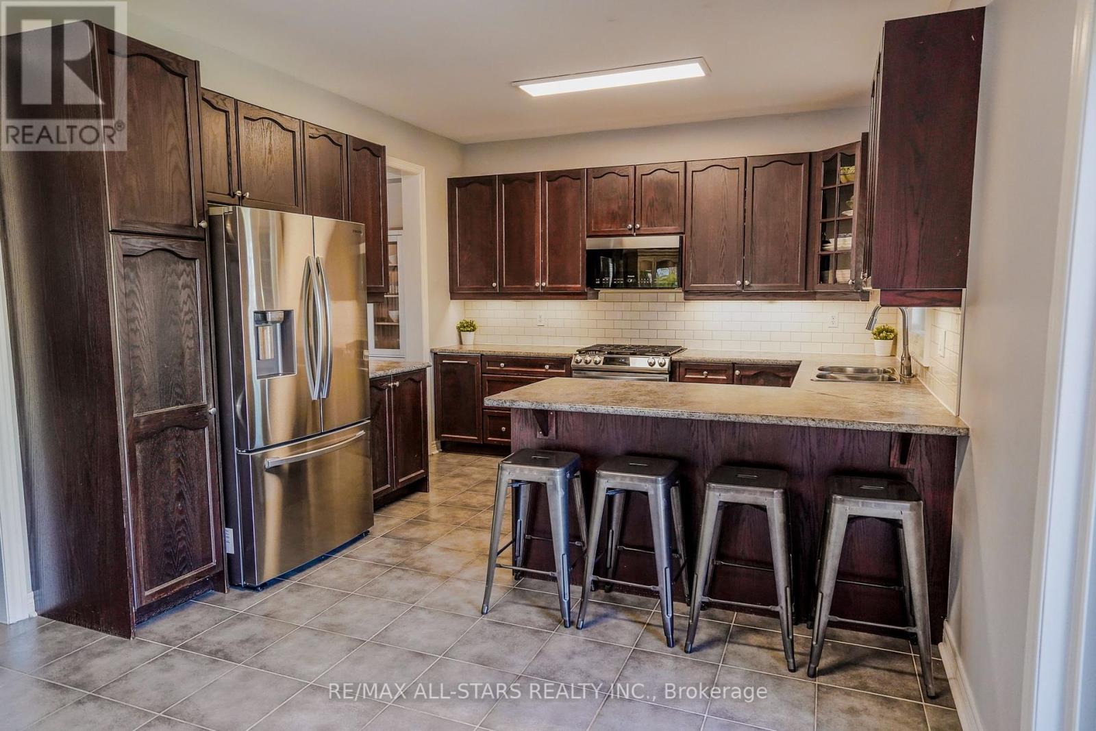 3 Furlan Court, Uxbridge, Ontario  L9P 1Z8 - Photo 6 - N12145713