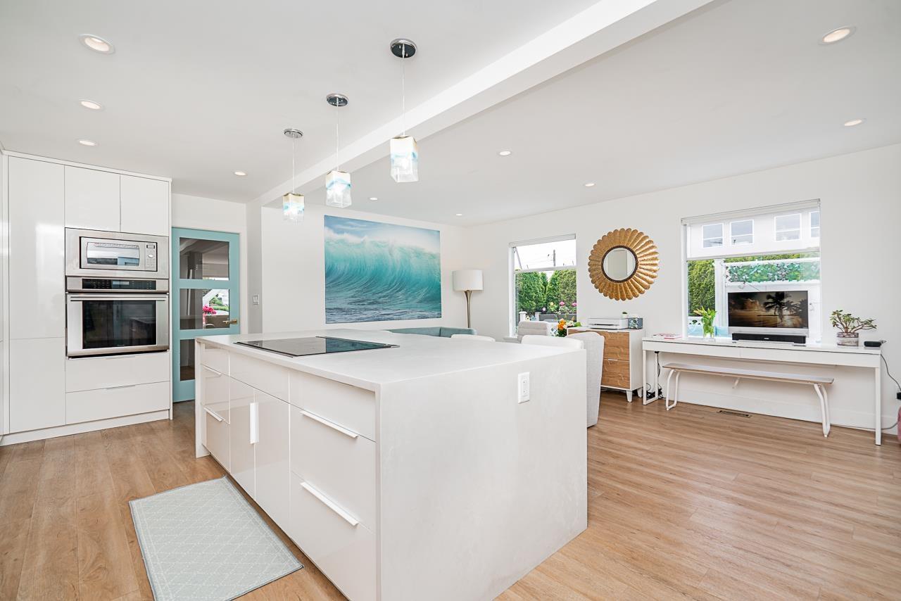 15549 Victoria Avenue, White Rock, British Columbia  V4B 1H8 - Photo 14 - R3002213
